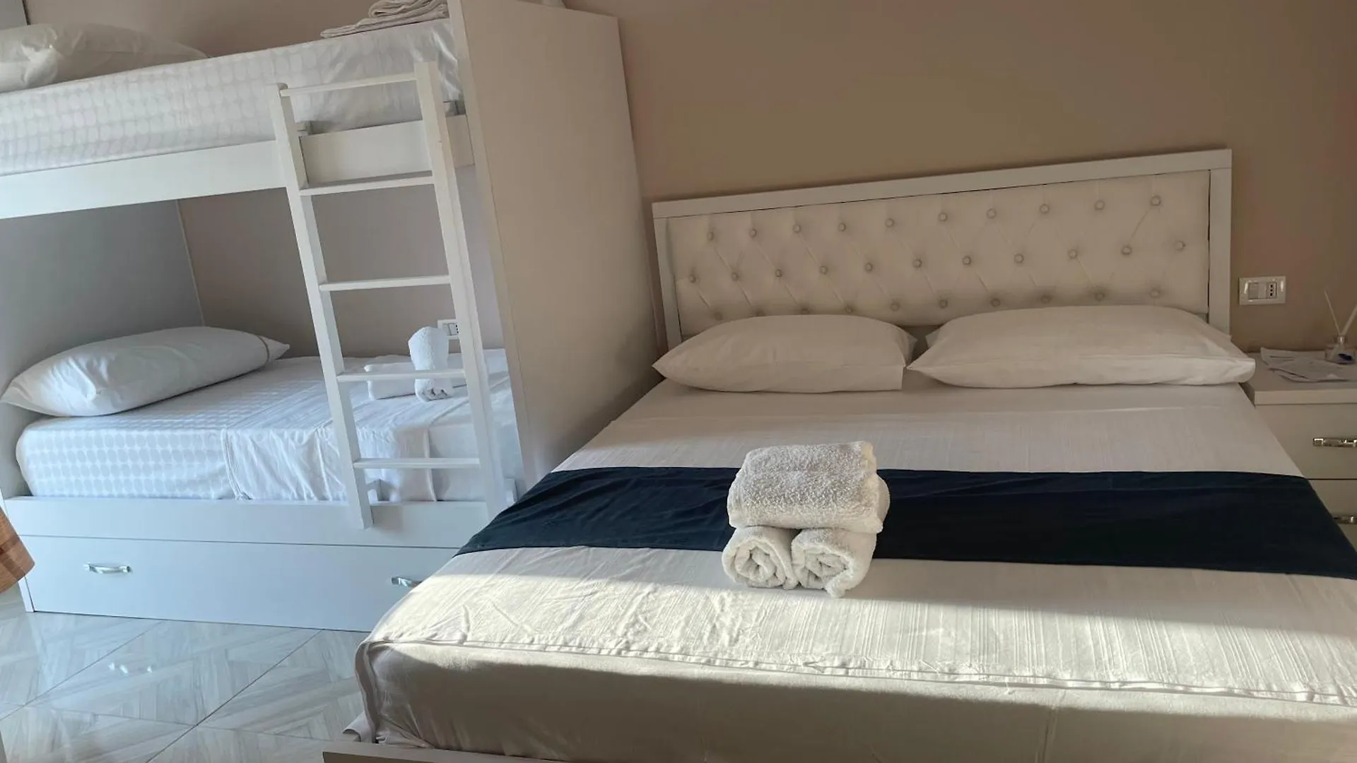Vila Zini Vlorë