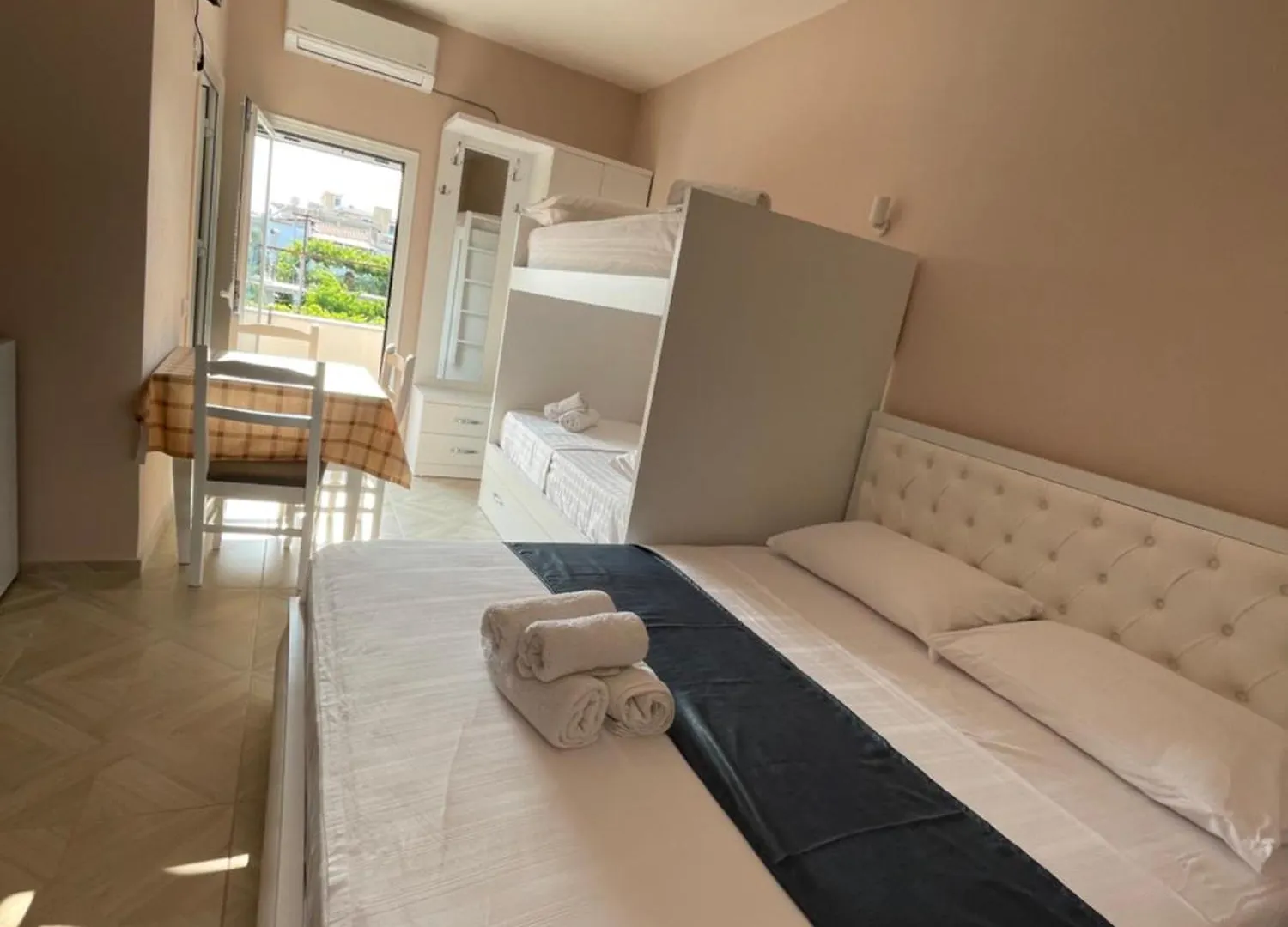 Vila Zini Vlorë Penzion