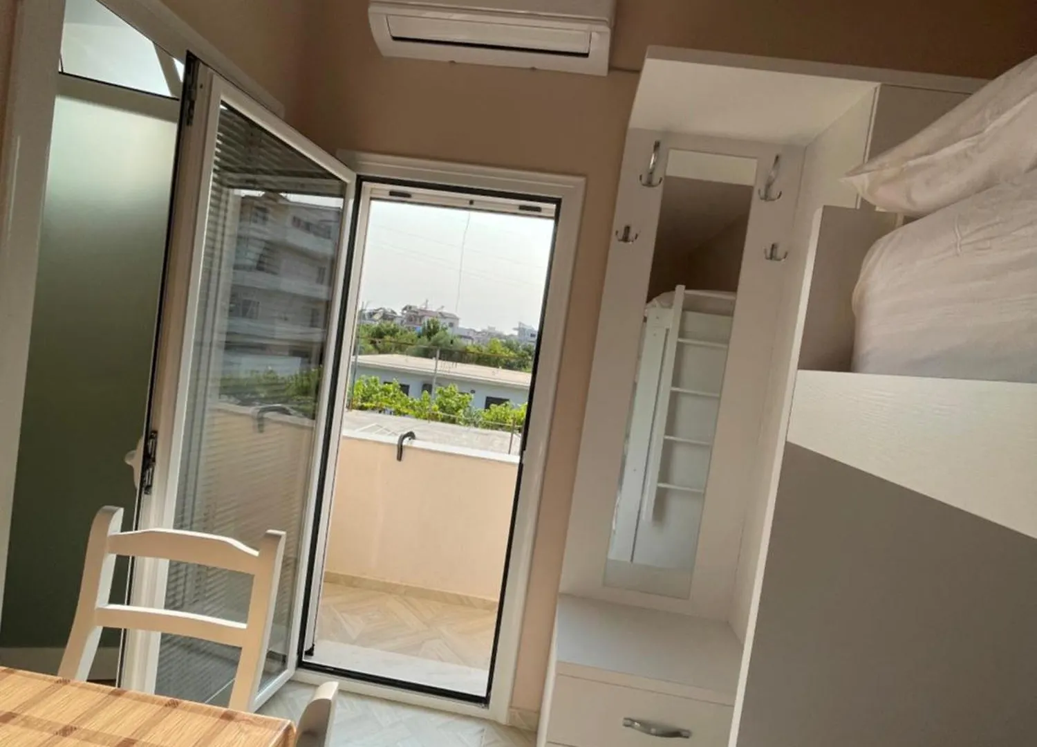 Vila Zini Vlorë 0*,