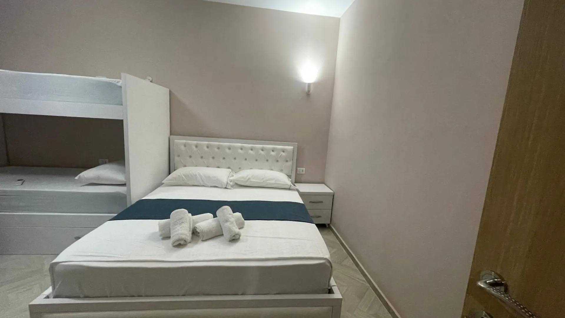 Vila Zini Vlorë 0*,