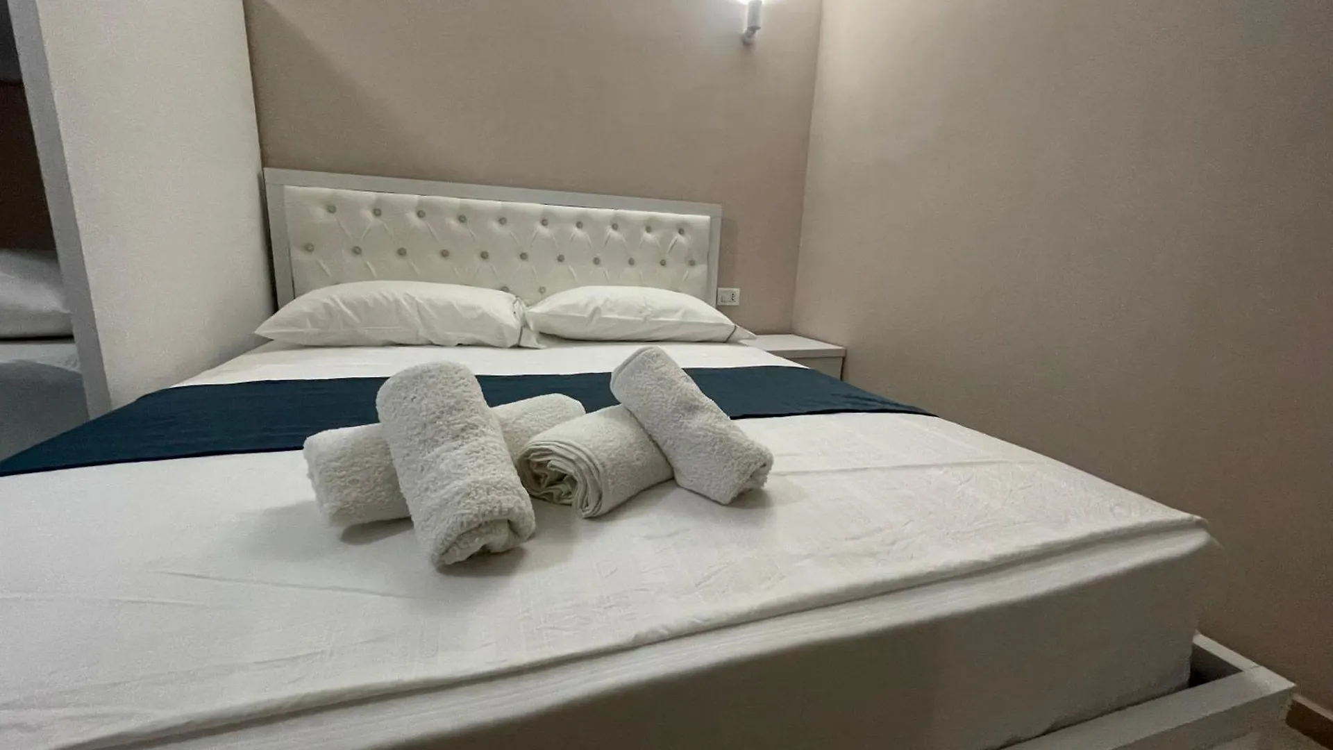 Vila Zini Vlorë Penzion