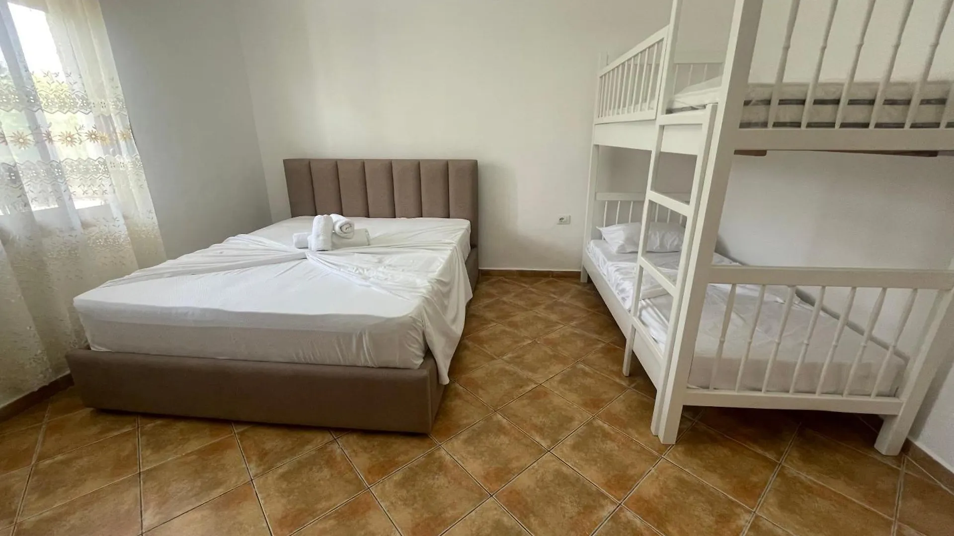 Vila Zini Vlorë Penzion